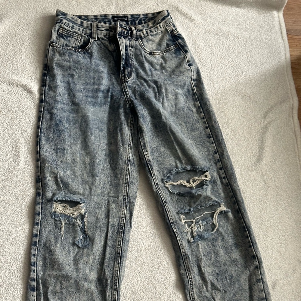 PrettyLittleThing Light Blue Distressed Jeans